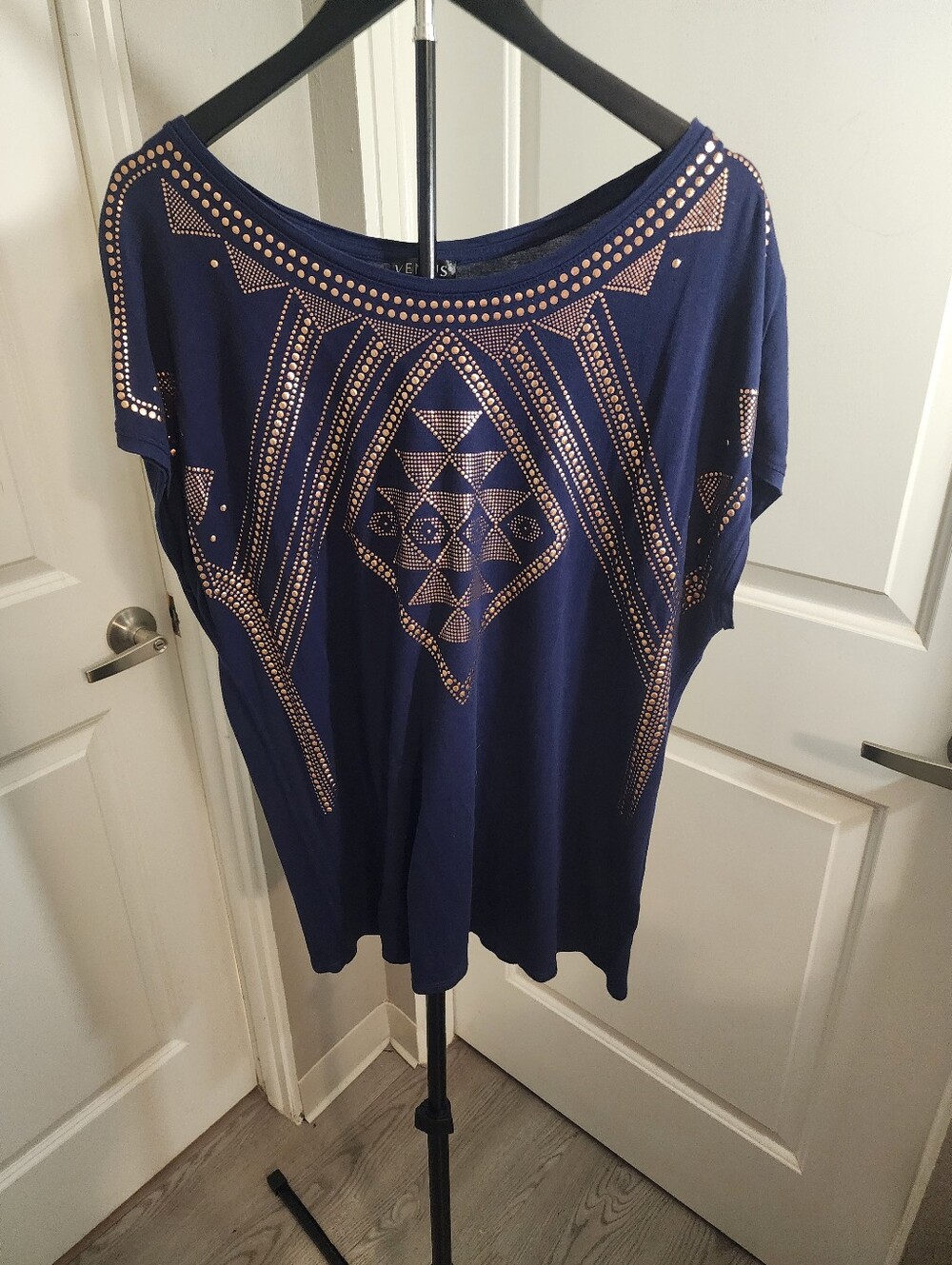 VENUS Navy/Gold Metallic Geometric Top Size L